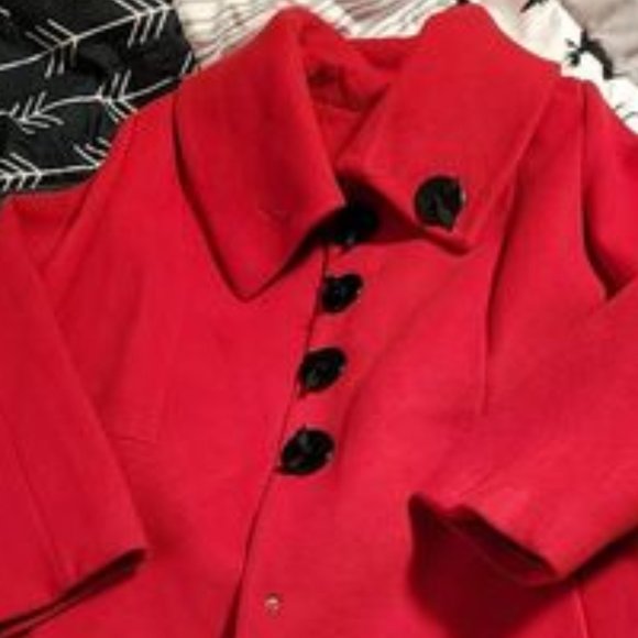 Ladies Beautiful Red Wool Coat - Picture 3 of 6